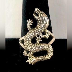 925 sterling silver dragon ring. Size 10.25